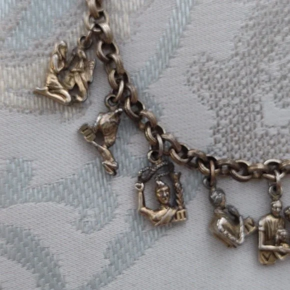 Vintage Coro charm bracelet - Picture 3 of 4